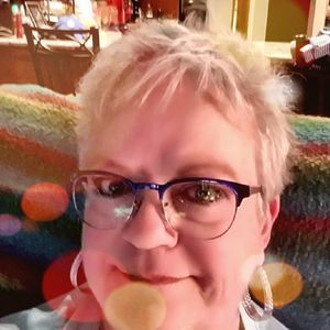 Meet your Posher, Suzanne